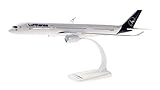 herpa 612258 – Airbus A350-900, Lufthansa Passagierflugzeug, Wings, Modell Flugzeug mit Standfuß, Flieger, Modellbau, Miniaturmodelle, Sammlerstück, Kunststoff - Maßstab 1:200
