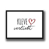 HUURAA! Poster Kleve verliebt Deko Wandbild A2 420 x 594mm mit Namen deiner lieblings Stadt Geschenkidee für Freunde und Familie
