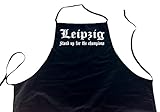 ShirtShop-Saar Leipzig - Stand up for The Champions; Städte Schürze (Latzschürze - Grillen, Kochen, Berufsbekleidung, Kochschürze), schwarz