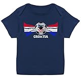 Fussball WM 2022 Fanartikel Baby - Croatia Fußball Vintage Streifen - 68-74 - Navy Blau - T-Shirt - E110B - Kurzarm Baby-Shirt Jungen und Mädchen
