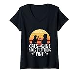 Damen Cats and Wine make everything fine - Lustiges Katzen Wein T-Shirt mit V-Ausschnitt