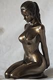 Weiblicher Akt Entspannung Frau kniet Hände hinten bronziert Figur Skulptur