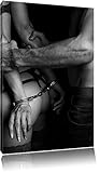 Pixxprint Sexy Frau in Handschellen als Leinwandbild | Größe: 100x70 cm | Wandbild| Kunstdruck | fertig bespannt