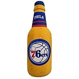 NBA Philadelphia 76ers Bierflasche Plüsch Hund & Katze Quietschspielzeug - Niedliches Stadion SODA Flasche Snack Plüschtier für Hunde & Katzen mit innerem Quietscher & schönem Basketball-Teamname/Log