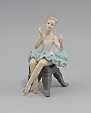 Porzellan-Figur Ballerina auf Hocker sitzend grün