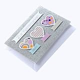 Perleberg Kommunionskarte in 11,6 x 16,6 cm - Hochwertige Glückwunschkarte zur Kommunion im Glimmermotiv mit 3 Herzen - Karte zur Kommunion Jungen - Ideal für Geldgeschenke, 7120022-2, Grau