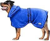 Bella & Balu Hundebademantel aus Mikrofaser + Pfotentuch – Saugfähiger Hunde Bademantel zum Trocknen nach dem Baden, Schwimmen oder Spaziergang im Regen (L | Blau)