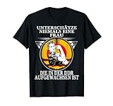 Unterschätze nie eine Frau die in der DDR aufgewachsen ist T-Shirt