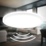 B.K.Licht - LED Deckenlampe mit Bewegungsmelder, flach, IP44 Spritzwasserschutz, Deckenleuchte, LED Panel, Badlampe, Badezimmerlampe, Küchenlampe, Feuchtraumleuchte, 29x3 cm, Weiß