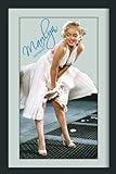 empireposter Marilyn Monroe Weißes Kleid - Bedruckter Spiegel mit Kunststoff Rahmen in Holzoptik, Kult-Spiegel - Grösse 20x30 cm