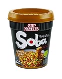 Nissin Cup Noodles Soba Cup - Japanese Curry, 1er Pack, Wok Style Instant-Nudeln japanischer Art mit Curry-Sauce und Gemüse, schnell im Becher zubereitet, asiatisches Essen, vegetarisch (1 x 90 g)