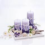 Weltbild Kerzen Set mit Deko Lavanda – 3 Kerzen mit Farbverlauf, Quadratischen Holzteller, 79 Kunststoff-Kristalle, Lavendelblüten aus Kunststoff, Blüten, Zweiglein, Rattankugeln, Aststücke