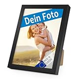PHOTOLINI Bilderrahmen mit Foto selber gestalten, Fotorahmen 15x20 cm Holz Schwarz personalisiert mit Bild, Holzrahmen Made in EU, bruchsicheres Acrylglas, zum Aufhängen &