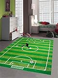 Traum Kinderteppich Spielteppich Kinderzimmerteppich Fußballteppich in Grün, Größe 120x170 cm