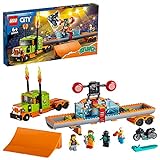 LEGO 60294 City Stuntz Stuntshow-Truck-Set, Spielzeug-Set mit LKW, schwungradbetriebenem Motorrad und Tauchbecken, Rennfahrer- und Clown-Minifiguren