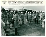 Chinesische Delegation Besuche Roton Mine – Vintage Press Foto