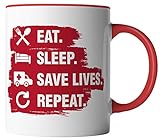 Rettungsdienst Tasse - Eat Sleep Save Lives Repeat - Geschenk für Sanitäter Paramedic - beidseitig Bedruckt - Geschenk Idee Kaffeetassen mit Spruch, Tassenfarbe:Weiß/Rot
