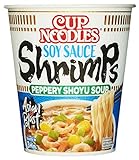 Nissin Cup Noodles – Soy Sauce Shrimps, Einzelpack, Soup Style Instant-Nudeln japanischer Art, mit Schrimp-Geschmack, Soja Sauce & Gemüse, schnell im Becher zubereitet, asiatisches Essen (1 x 63 g)