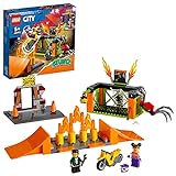 LEGO 60293 City Stuntz Stunt-Park, Set mit schwungradbetriebenem Motorrad, Spinnenkäfig und Rennfahrer-Minifigur, Spielzeug für Kinder ab 5 Jahren