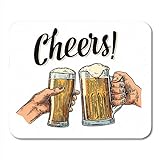 Gaming Mouse Pad Weibliche und männliche Hände halten klirrend zwei Gläser Beer Cheers Toast Schriftzug Vintage Farbgravur Rechteck Mausmatte rutschfeste Gummibasis MousePads