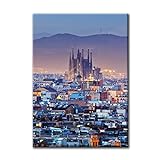 Leinwandbild Barcelona | 50x70 cm Hochformat | Bild auf Leinwand | Sagrada Familia Spanien Skyline Nacht | Wandbild Deko Dekoration Home | modern elegant stilvoll | Wohnzimmer Schlafzimmer Büro XL