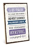 TypeStoff Holzschild mit Spruch – Freunde – im Vintage-Look mit Zitat als Geschenk und Dekoration zum Thema Freundschaft und Geborgenheit