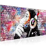Runa Art Wandbild Banksy Affe mit Kopfhörer 1 Teilig Modern Bild auf Vlies Leinwand Street Art Graffiti Loft Wohnzimmer Bunt 042512c